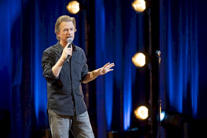 david-spade-riceve-il-suo-primo-stand-up-speciale-netflix-con-“nothing-personal”-[thelaughbutton]